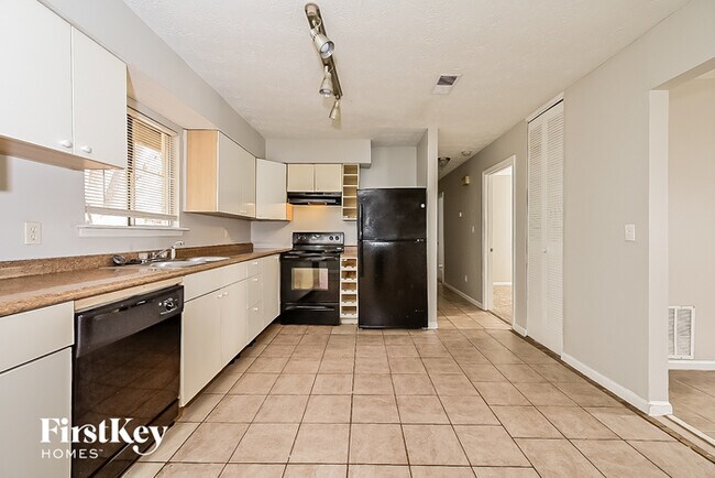 Foto del edificio - 2851 Woodfield Dr