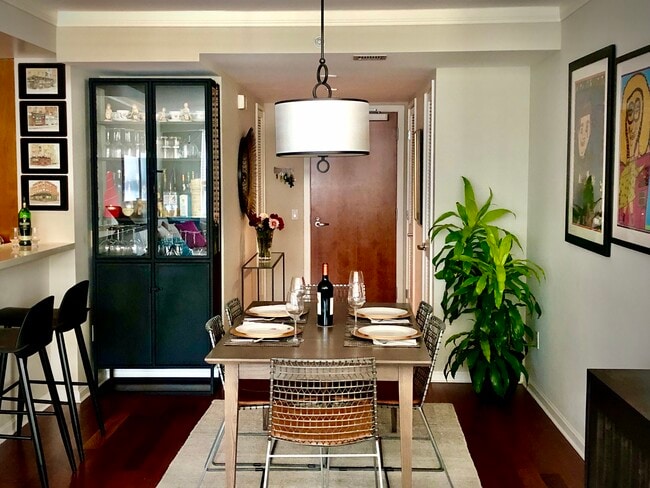 Dining room - 400 Beale St
