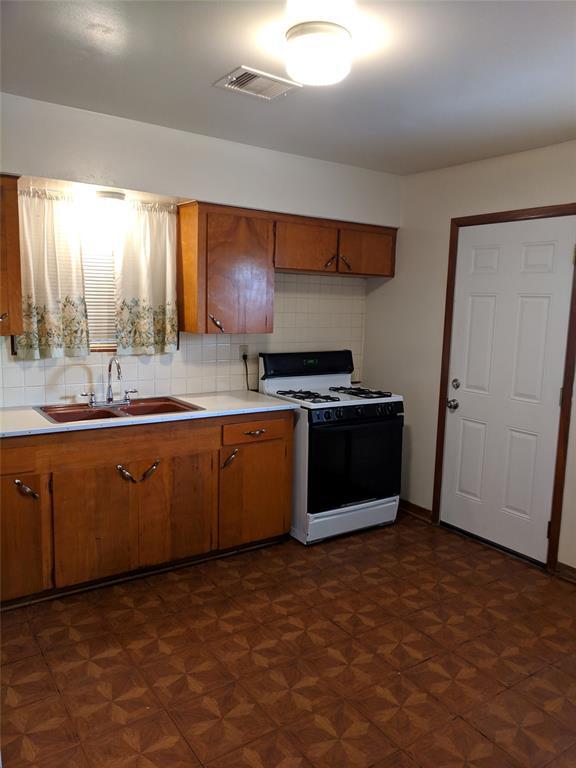 Foto del edificio - 8402 Spaulding St