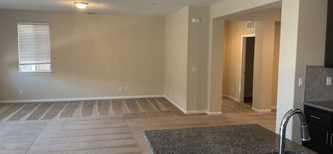 Foto del edificio - Apply Now to Schedule Viewing.