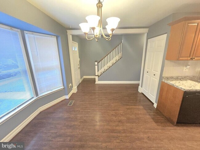 Building Photo - 3 Bedroom Pasadena Home