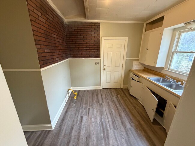 Foto del edificio - Gorgeous 2 Bedroom Home in Sunset Acres