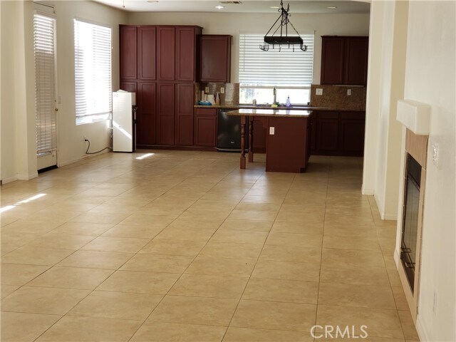 Foto del edificio - 7117 Silverwood Dr