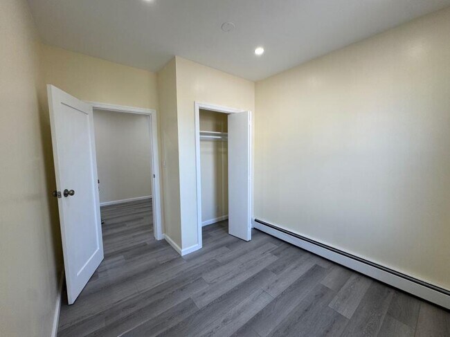 Building Photo - 2 bedroom in Brooklyn NY 11211