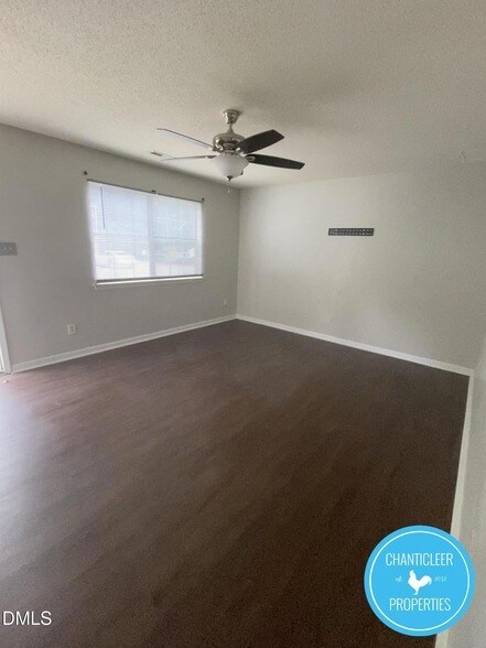 Foto del edificio - 2145 Charles St