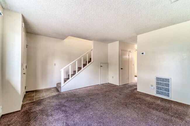 Building Photo - 0814