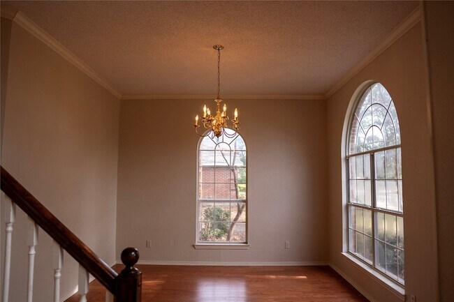 Building Photo - 5609 Exeter Dr