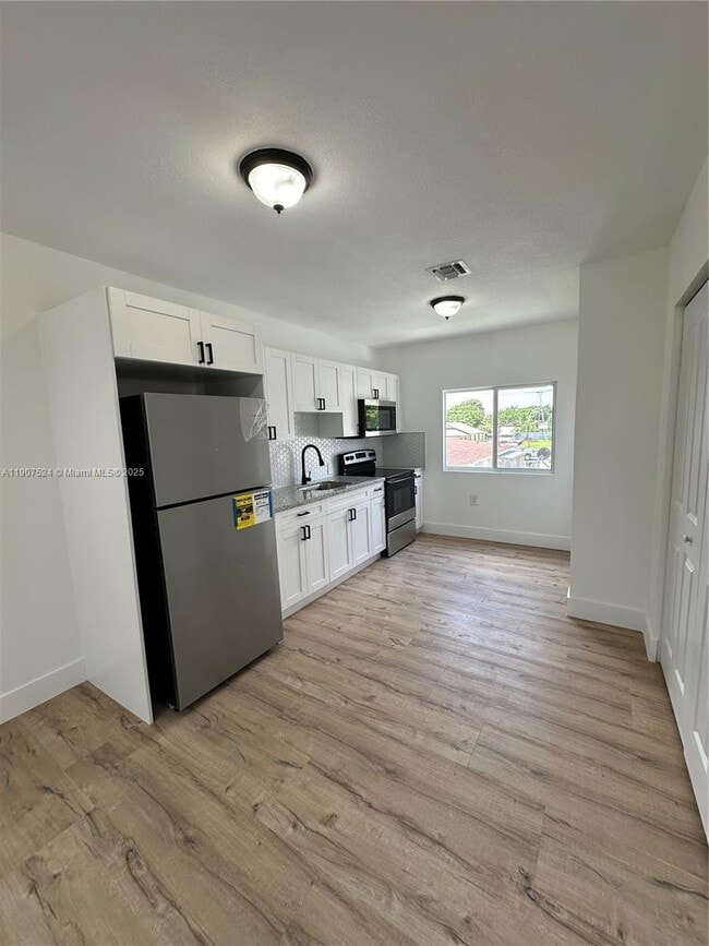 Foto del edificio - 3123 NW 22nd Ct