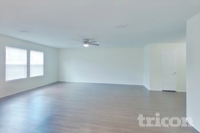 Foto del edificio - 5672 McClelland St