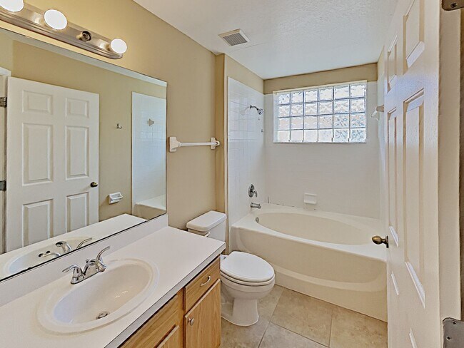 Foto del edificio - 314 Daniels Pointe Dr