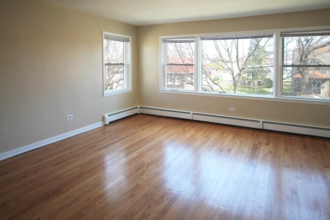 Building Photo - 1119 Dunlop Ave