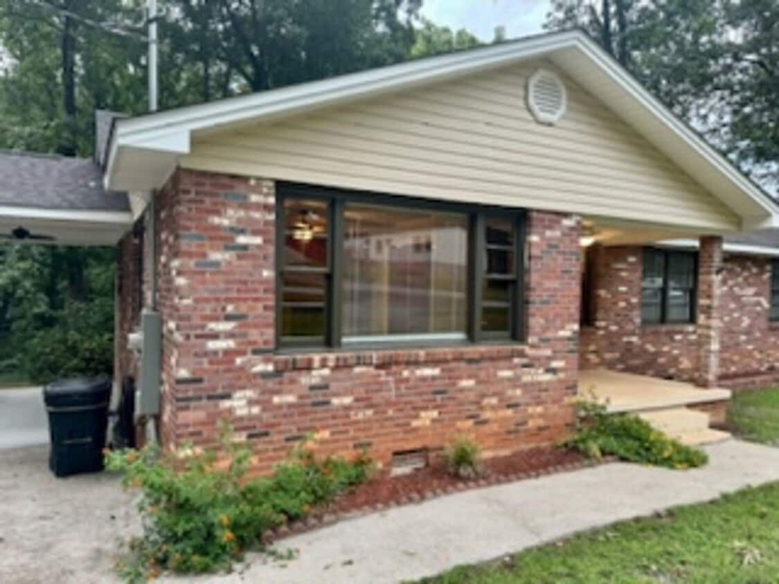 Primary Photo - Brick Mid-Century Modern Home in Great Loc...