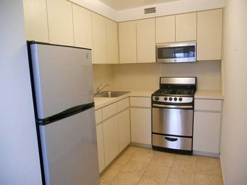 Primary Photo - 3164 21st St