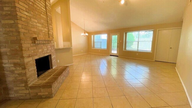 Building Photo - 5534 Oak Falls Dr