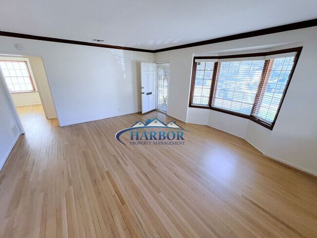 Foto del edificio - 2632 S Averill Ave