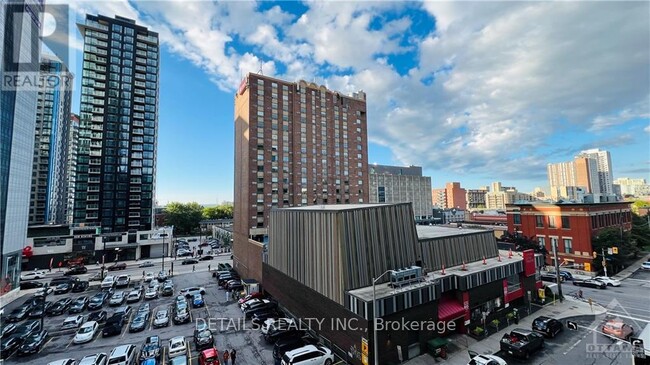 Building Photo - 238-238 Besserer St