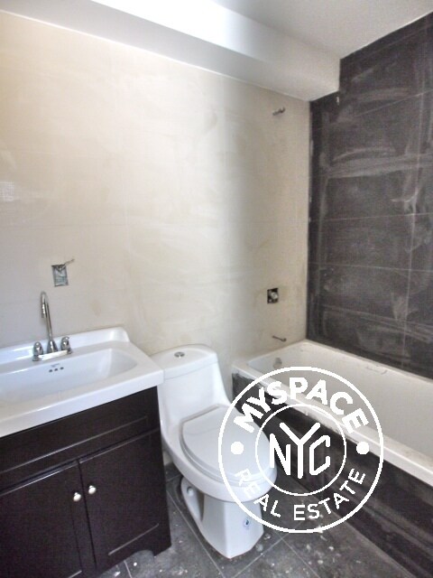 Building Photo - 938 Lafayette Ave