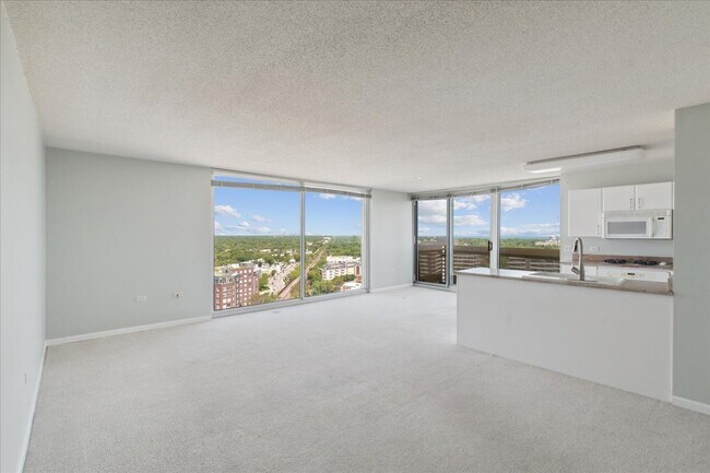 Foto del edificio - 1720 Maple Ave