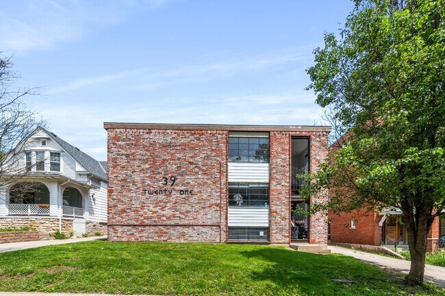 Foto del edificio - 3921 WYANDOTTE