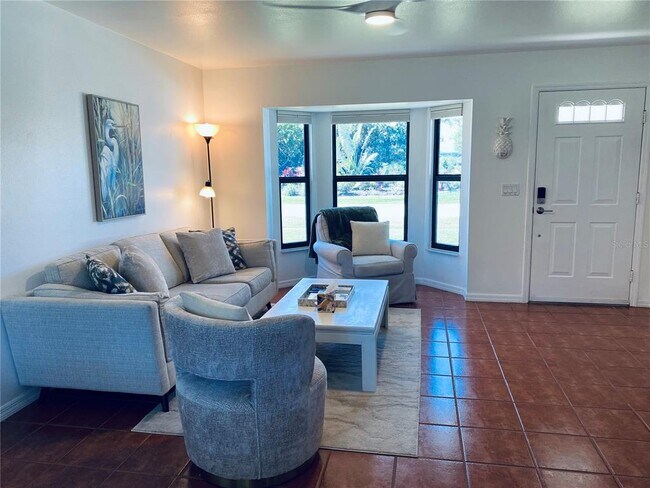 Foto del edificio - 7234 Maguire Ln