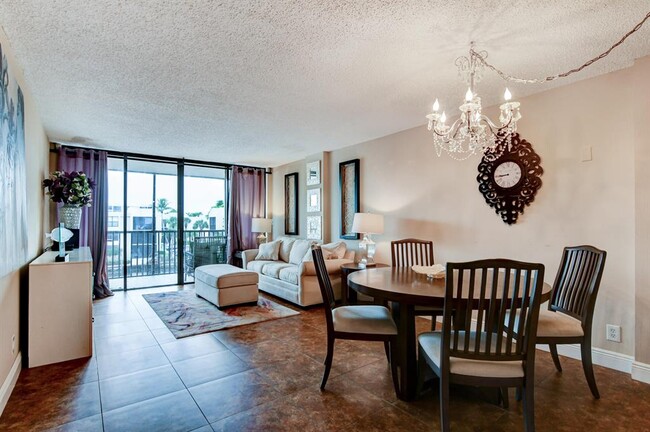 Foto del edificio - 9 E Royal Palm Rd