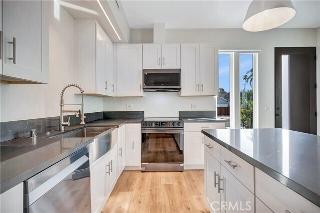 Foto del edificio - 6721 Rhea Ave