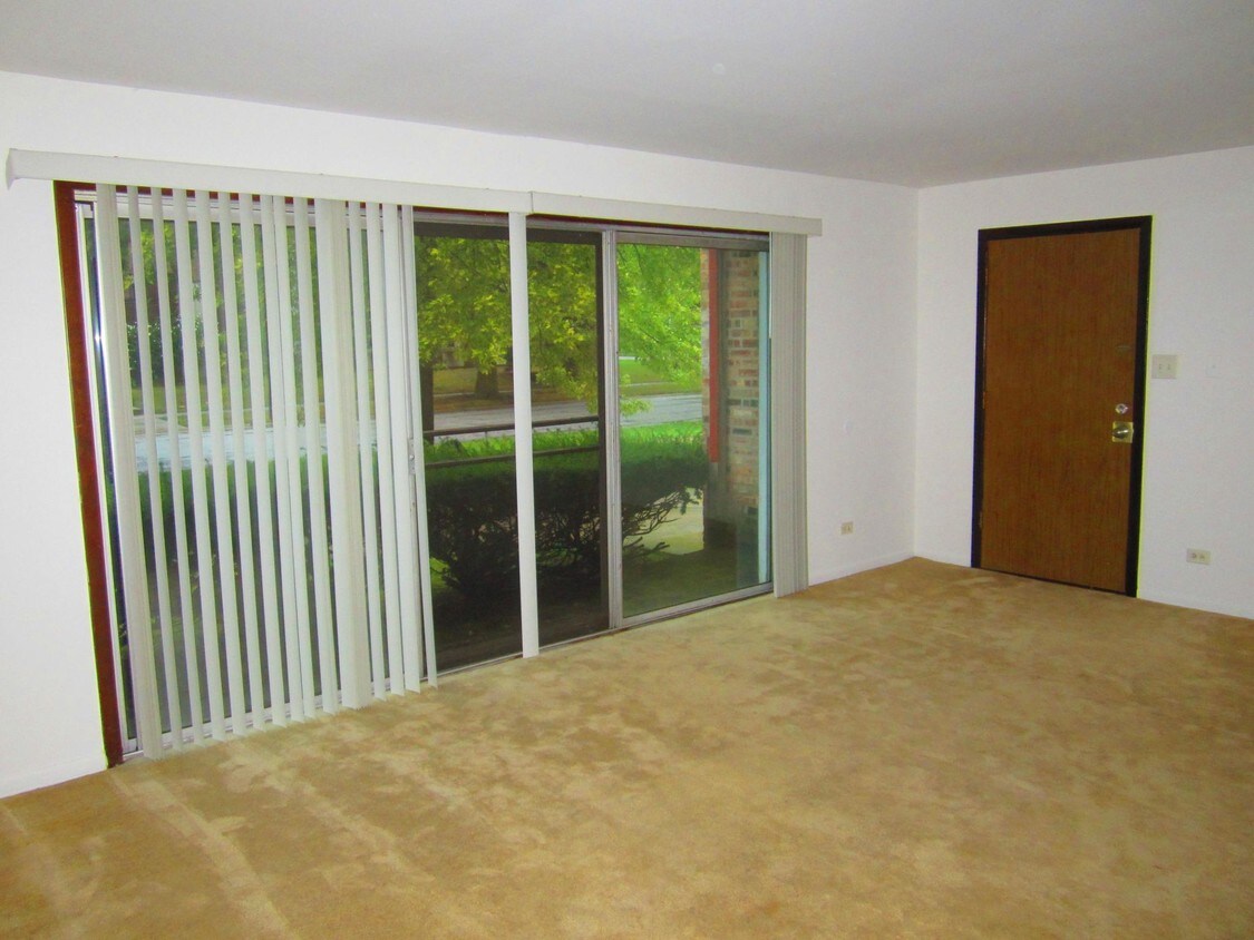 Primary Photo - 526 Roberts Dr