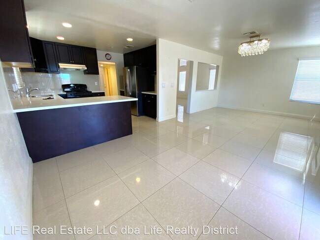 Foto del edificio - 4 br, 2.5 bath House - 4512 New Dupell Way.