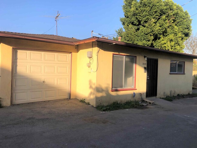 Building Photo - 3040 Evelyn Ave