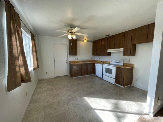 Foto del edificio - Elk Grove 3 Bed 2 Bath Close to Schools