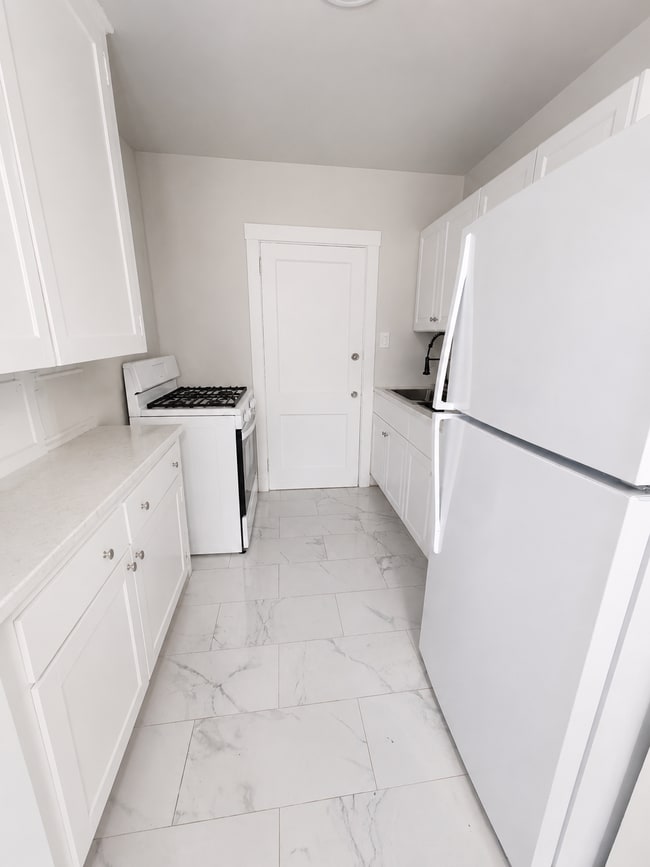 Building Photo - 5862 Forbes Ave