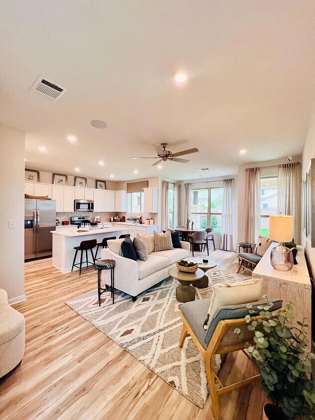 Foto principal - Room in Townhome on Cowbird Path