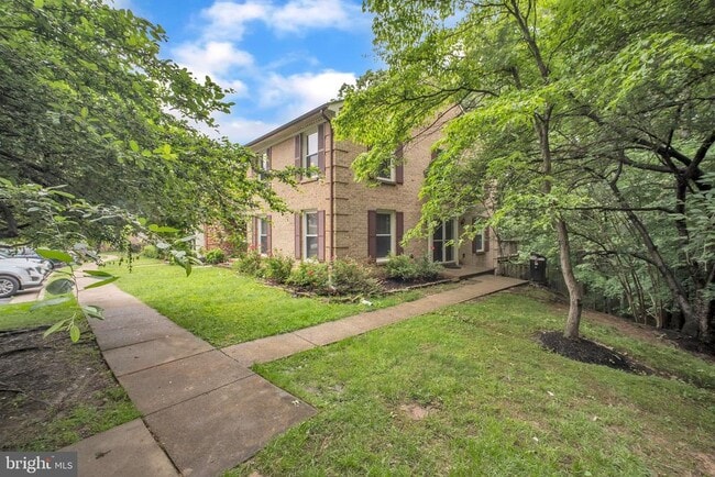 Building Photo - 6285 Rathlin Dr