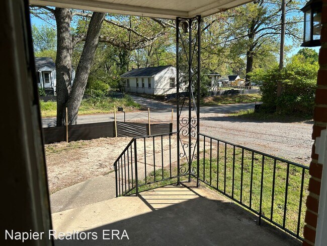 Building Photo - 3 br, 2 bath House - 1130 Hollister Avenue