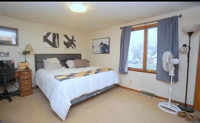 Foto del edificio - 225 Sunshine Dr