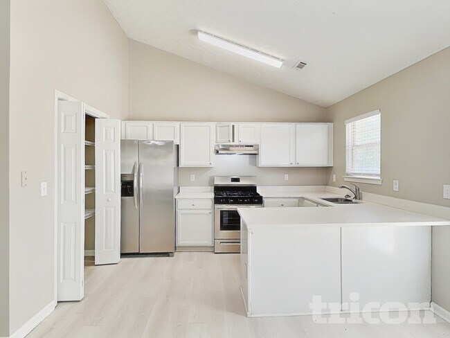 Foto del edificio - 262 Village Dr