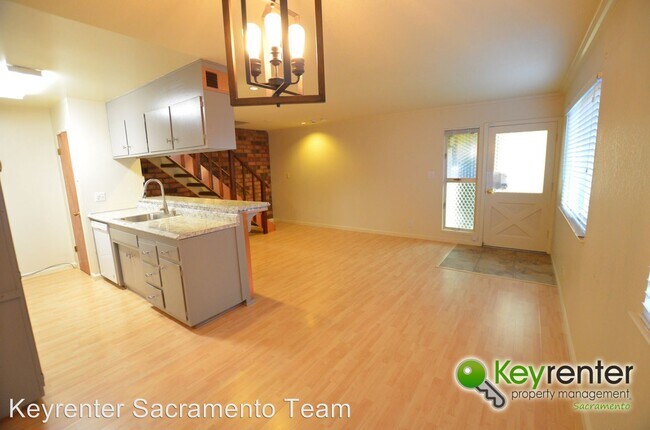 Building Photo - 2 br, 1 bath House - 5061 Rhode Island Dr. #2