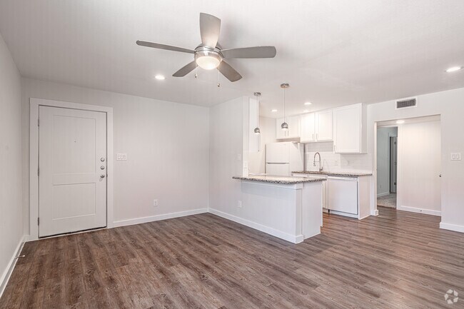 1HAB, 1BA - 627 ft² - Midtown Apartments