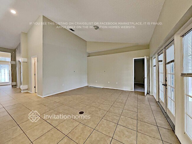 Building Photo - 13531 2nd Ave NE