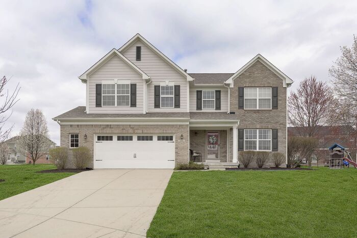 Foto principal - Beautiful updated home in West Carmel!