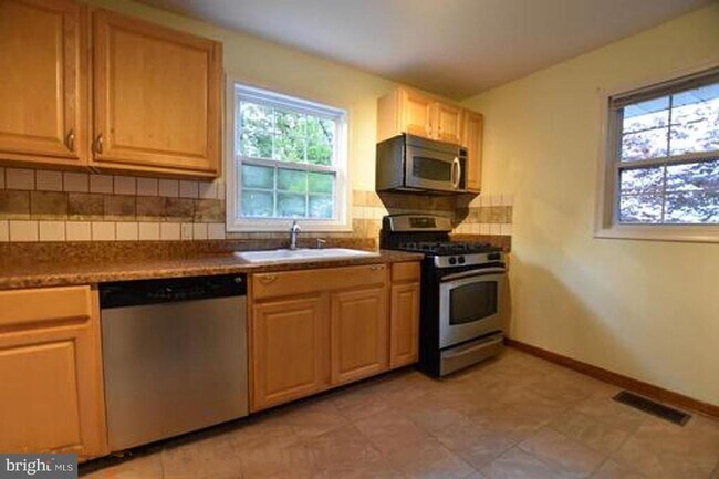 Foto del edificio - 3224 Edgewood Rd