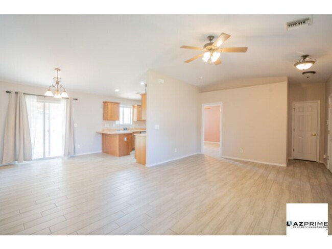 Building Photo - Experience Comfort and Style in this Excep...
