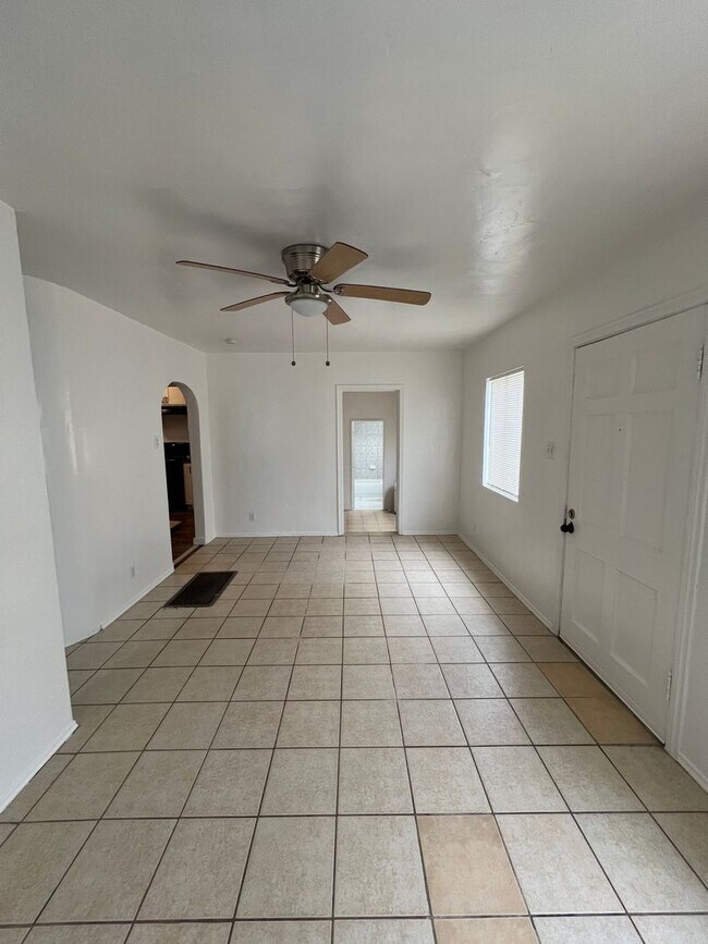 Foto del edificio - Charming 3-bedroom home! MOVE IN SPECIAL