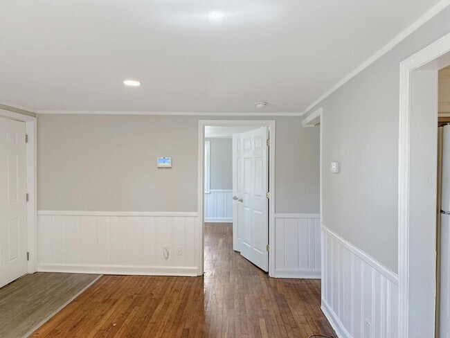 Building Photo - 1645 NE Ashley School Cir