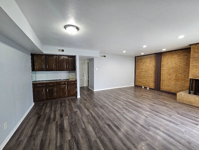 Foto del edificio - 4008 Towngate Blvd