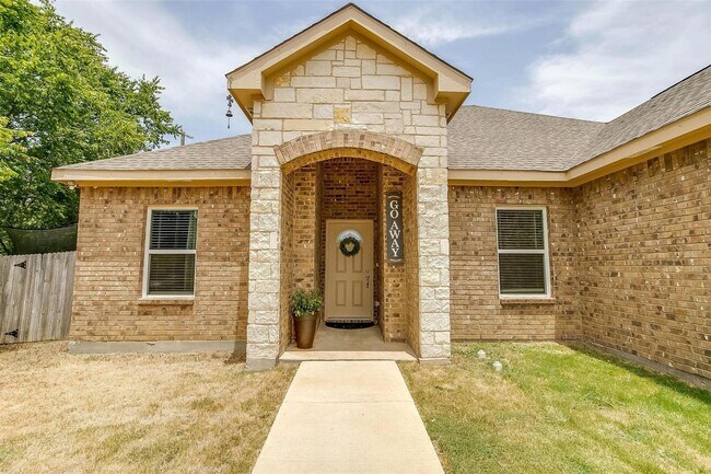 Foto del edificio - Great 4 Bed, 2 Bath in South Arlington- Mansfield ISD-  76001