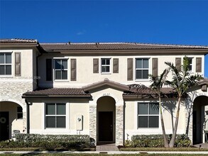 Building Photo - 2627 SE 28th Dr