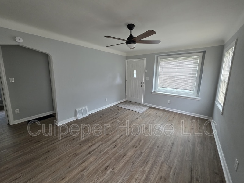 Primary Photo - 39 W Gramercy Ave