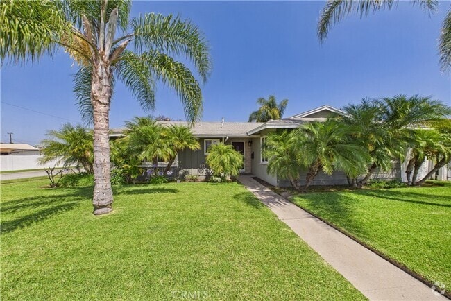 Building Photo - 8412 San Marino Dr