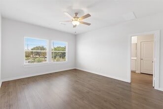 Building Photo - 3033 Dovedale St